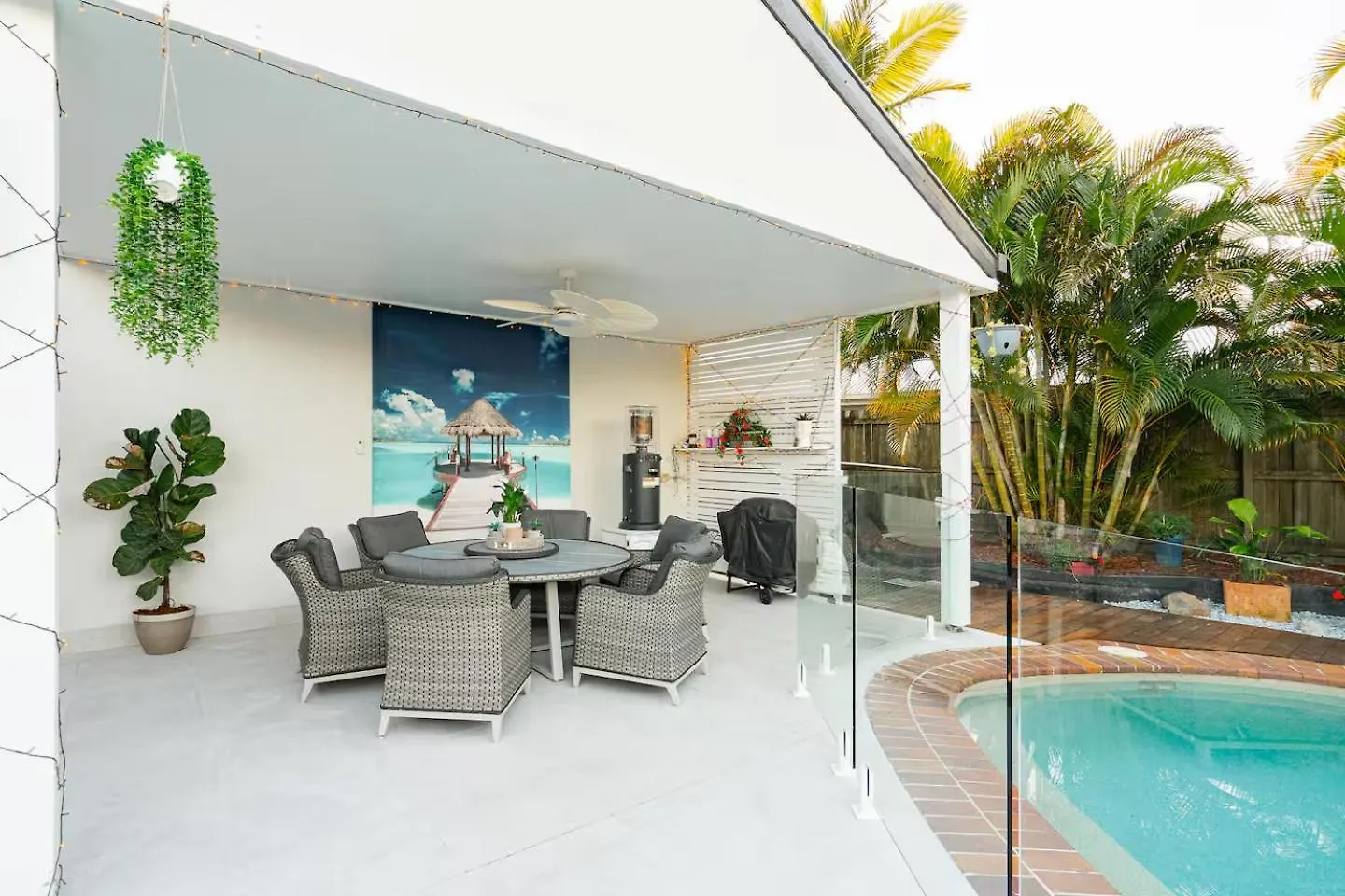 Luxury Mooloolaba Retreat With Spa & Pool Dom wakacyjny