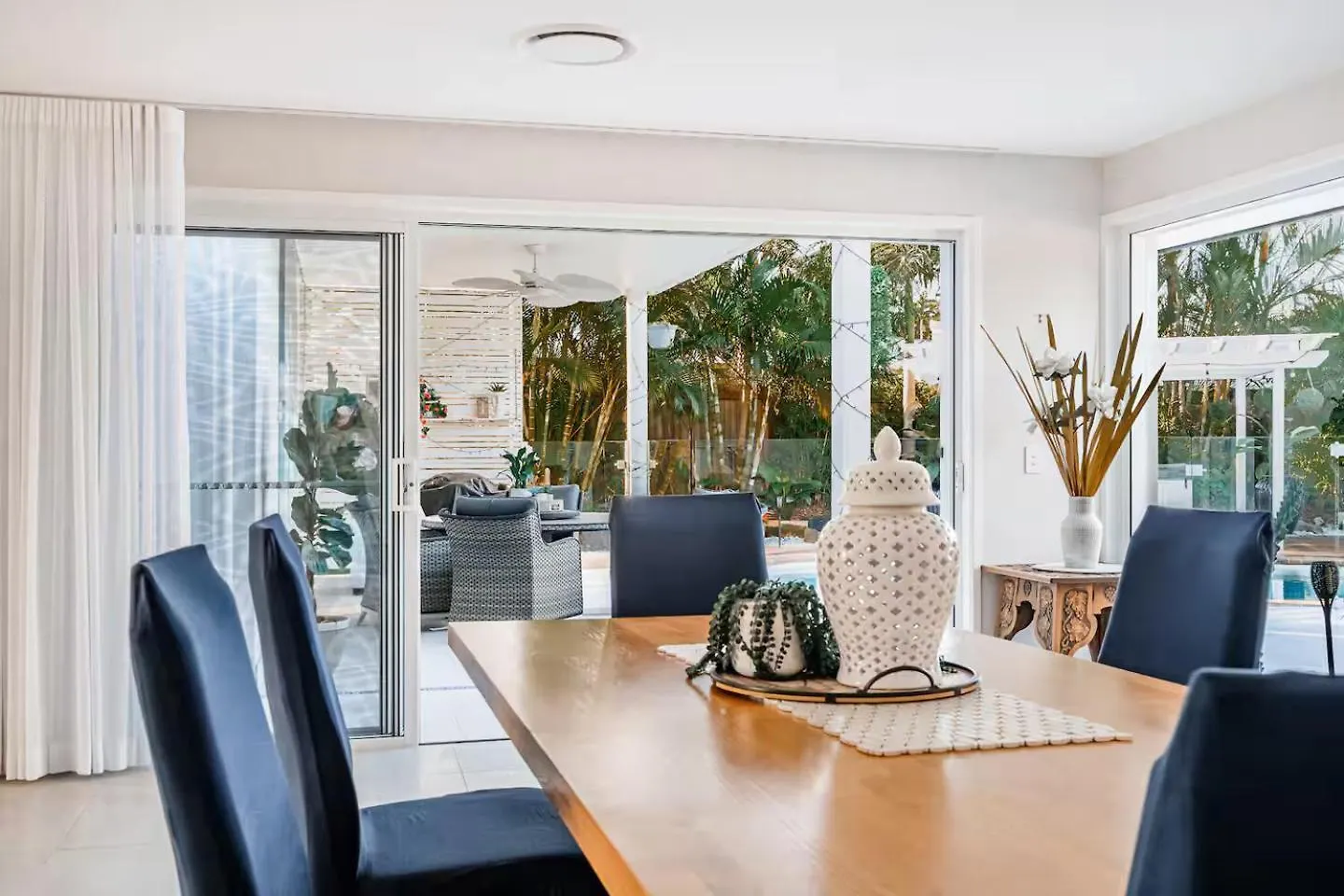 Luxury Mooloolaba Retreat With Spa & Pool