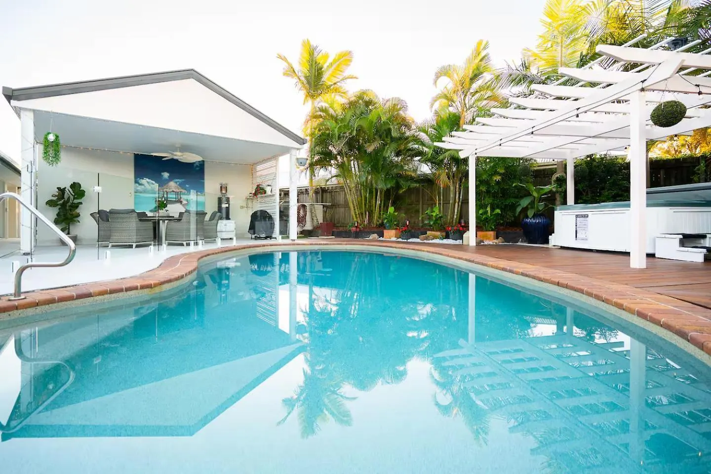 Luxury Mooloolaba Retreat With Spa & Pool Holiday home