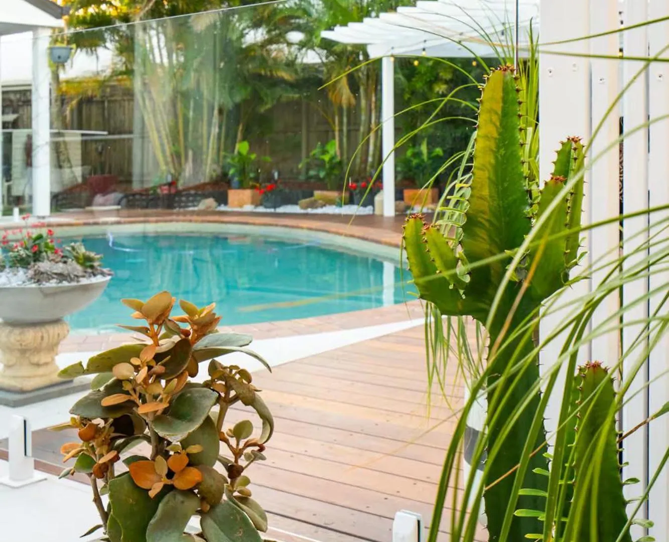 Luxury Mooloolaba Retreat With Spa & Pool Holiday home